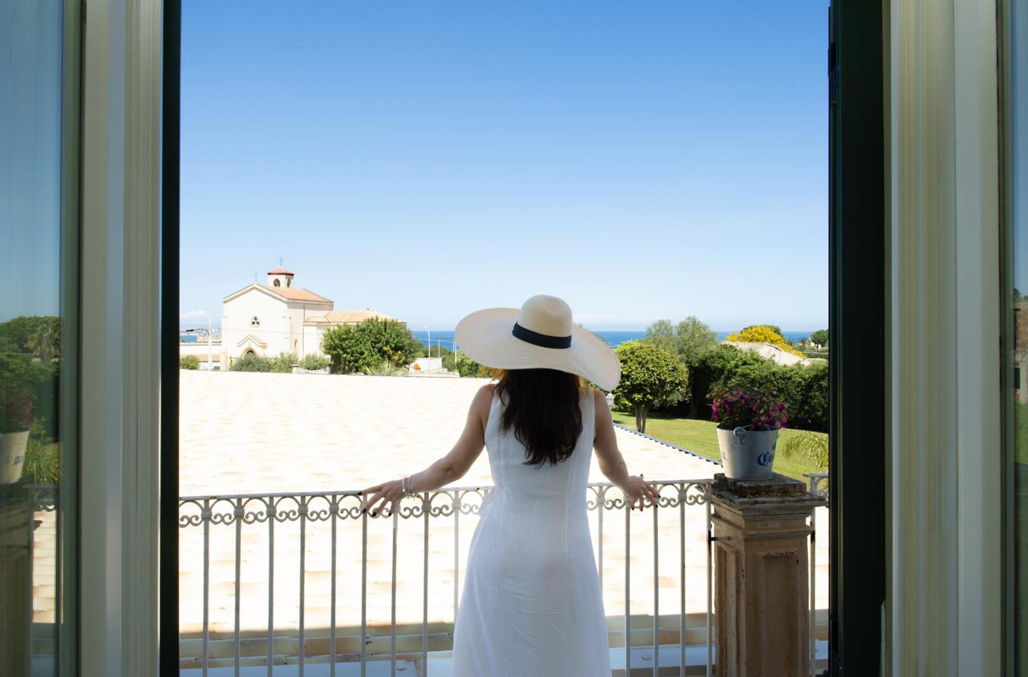 Isola Charm B&B - A Historic Villa Near Punta Del Pero Beach Syracuse Exterior foto